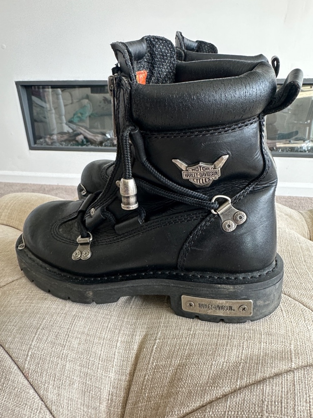 Harley-Davidson Black Leather Biker Boots with Silver Hardware - Picture 7 of 16